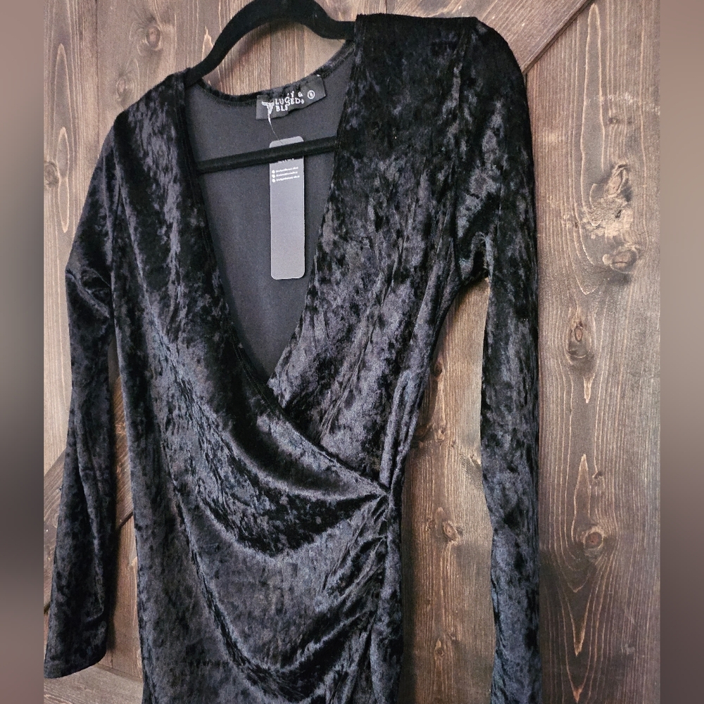 NWT Solid Black velvet wrap dress with long sleeve and v neckline. - Picture 3 of 7